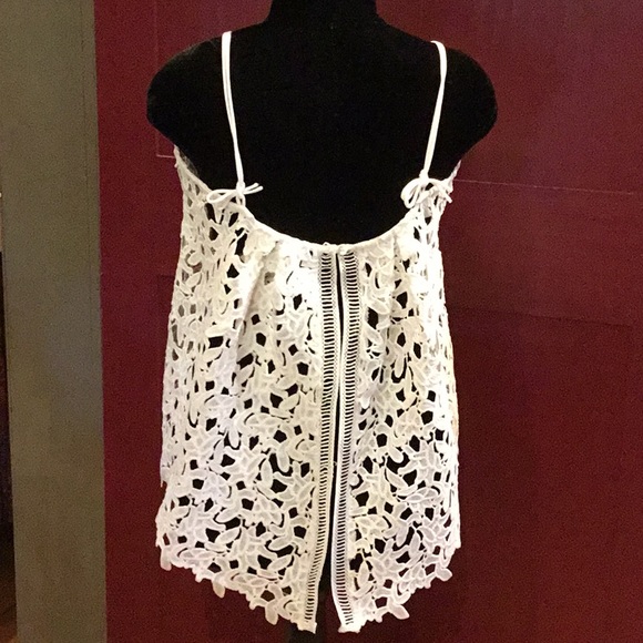 Delicate Cut-Out Top - NEW - Picture 3 of 6